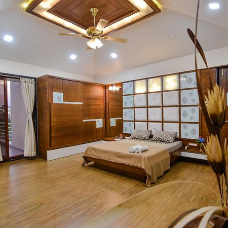 Lifeline Villas - Luxurious Taraangan 4 Mountain View Villa With Biggest Pool And Huge Open Area Лонавала Екстериор снимка