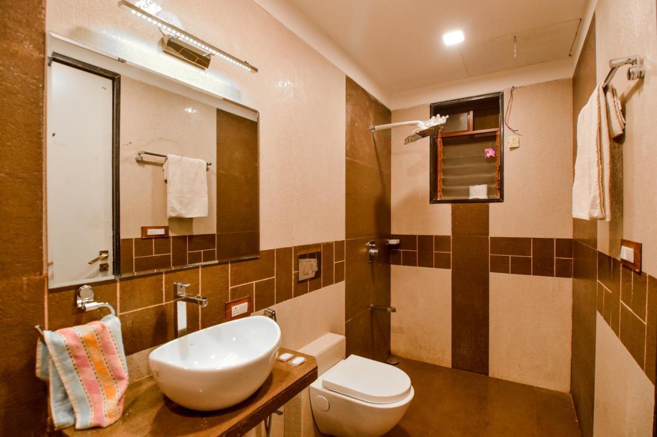 Lifeline Villas - Luxurious Taraangan 4 Mountain View Villa With Biggest Pool And Huge Open Area Лонавала Екстериор снимка